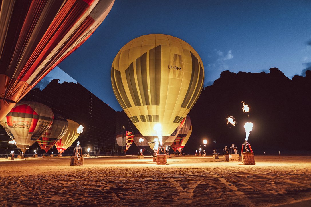 Uno spettacolo sotto ogni punto di vista:  AlUla Skies Festival torna a settembre con emozionanti esperienze che attendono i visitatori